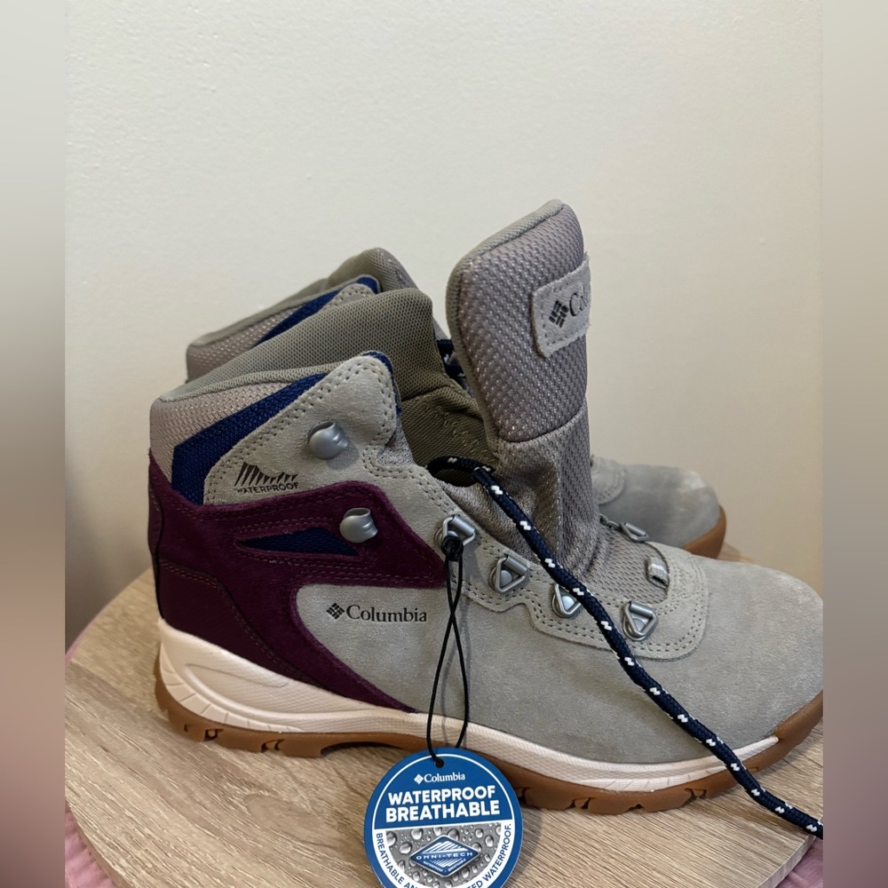Women’s Newton Ridge Plus Waterproof Amped Hiking Boot - NWT -size 7